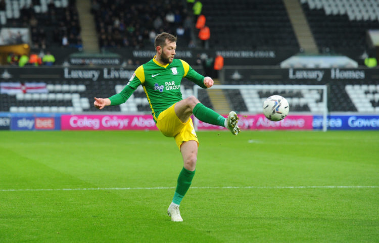 Ryan Lowe confirms another setback for Preston's Tom Barkhuizen as contract decision looms