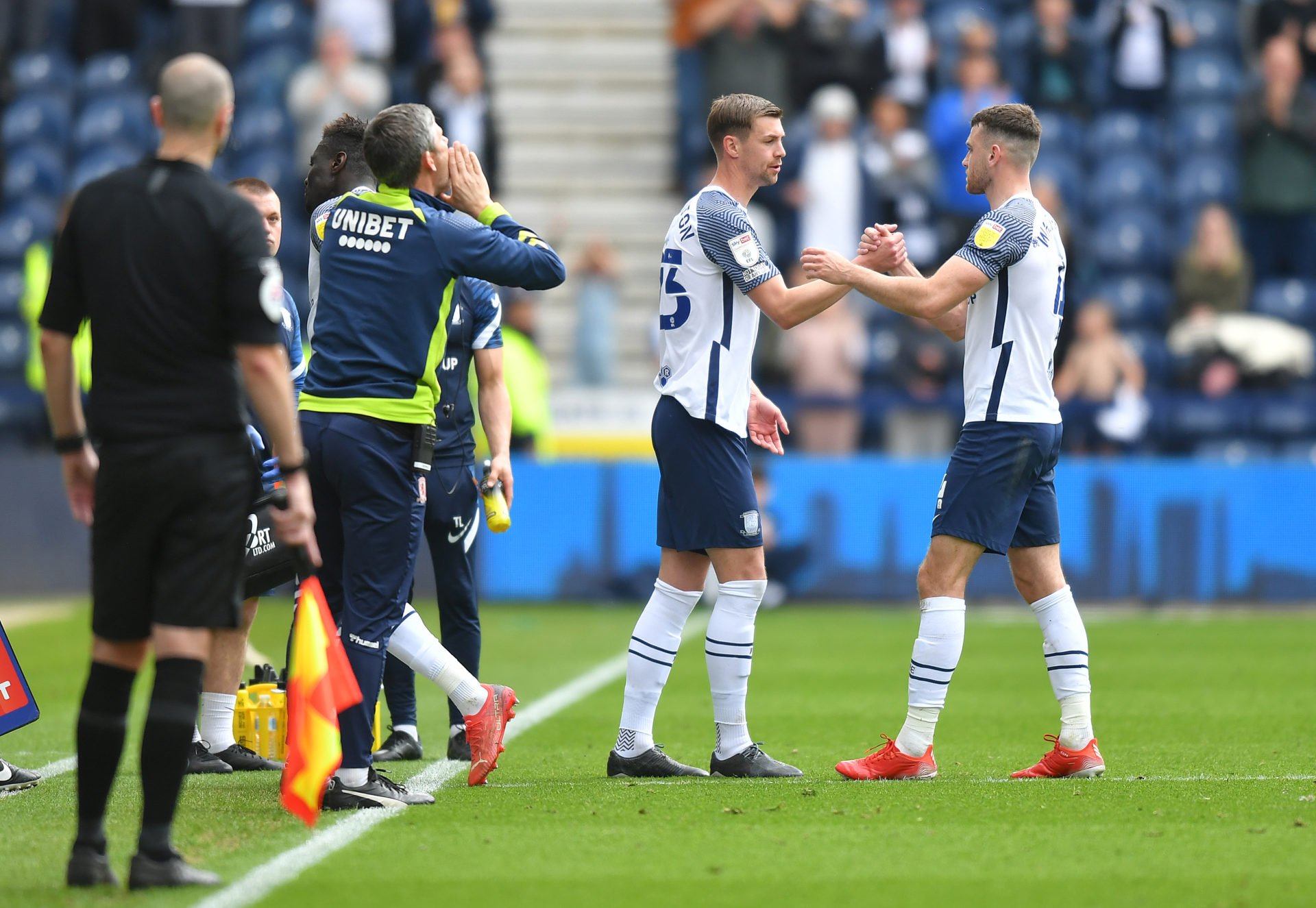 Jordan Hugill reacts to Paul Huntington's Preston farewell