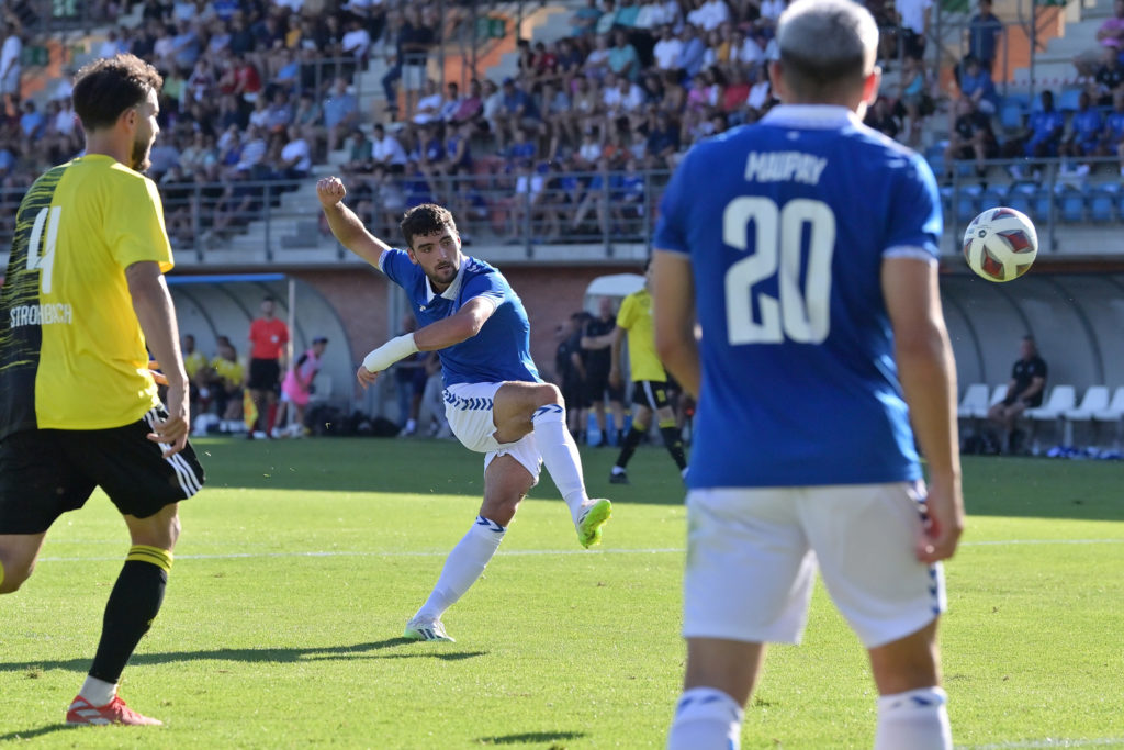 Stade Nyonnais v Everton: Pre-Season Friendly